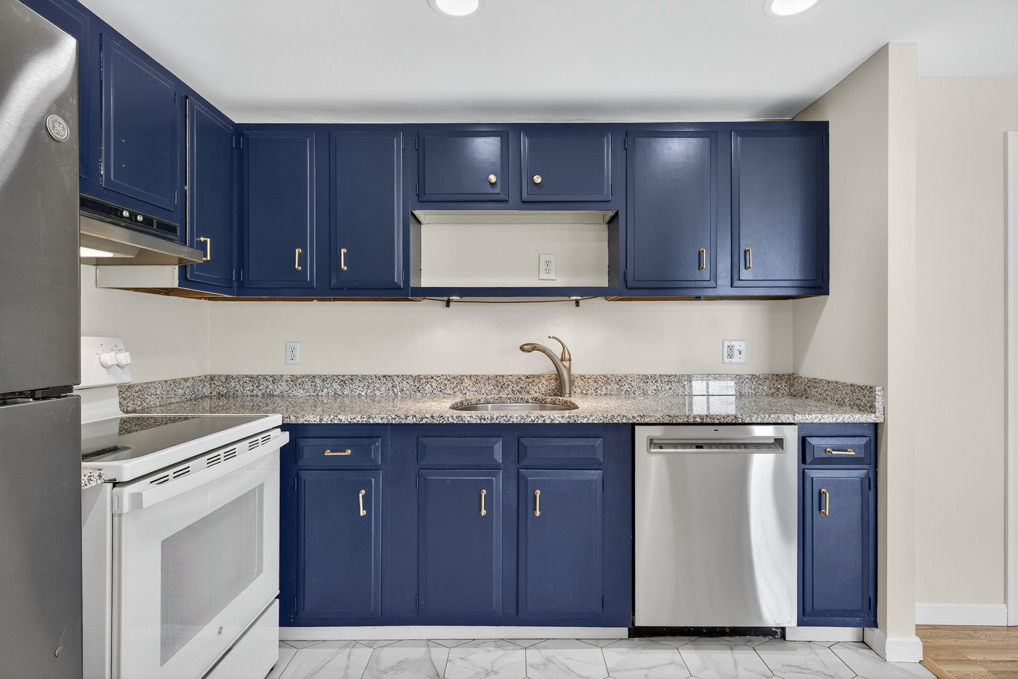 55 River Road Unit: 7G