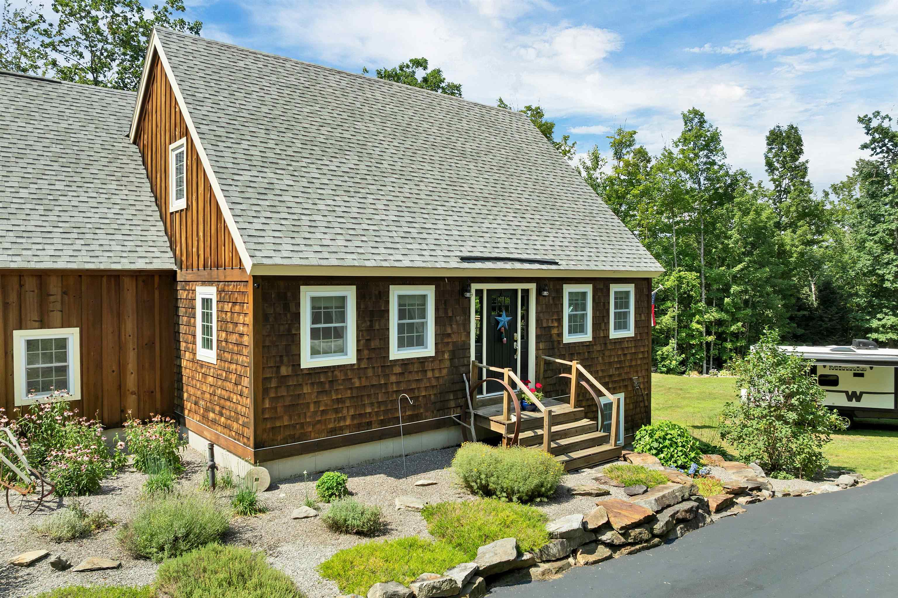 16 Valley View Road