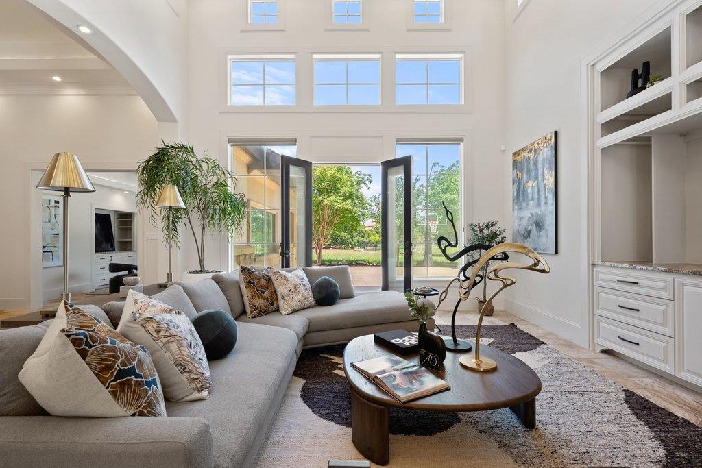 102 Long Point CV