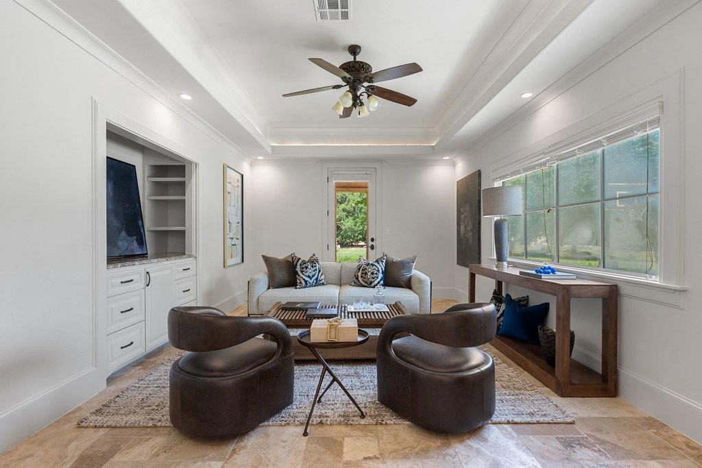102 Long Point CV