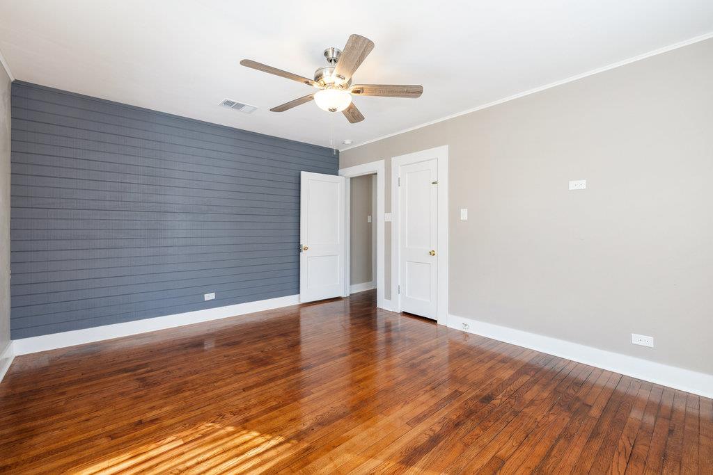 1223, 1223 1/2 & 1225 S Austin Ave S