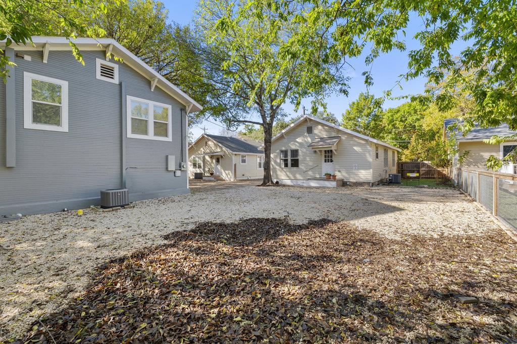 1223, 1223 1/2 & 1225 S Austin Ave S