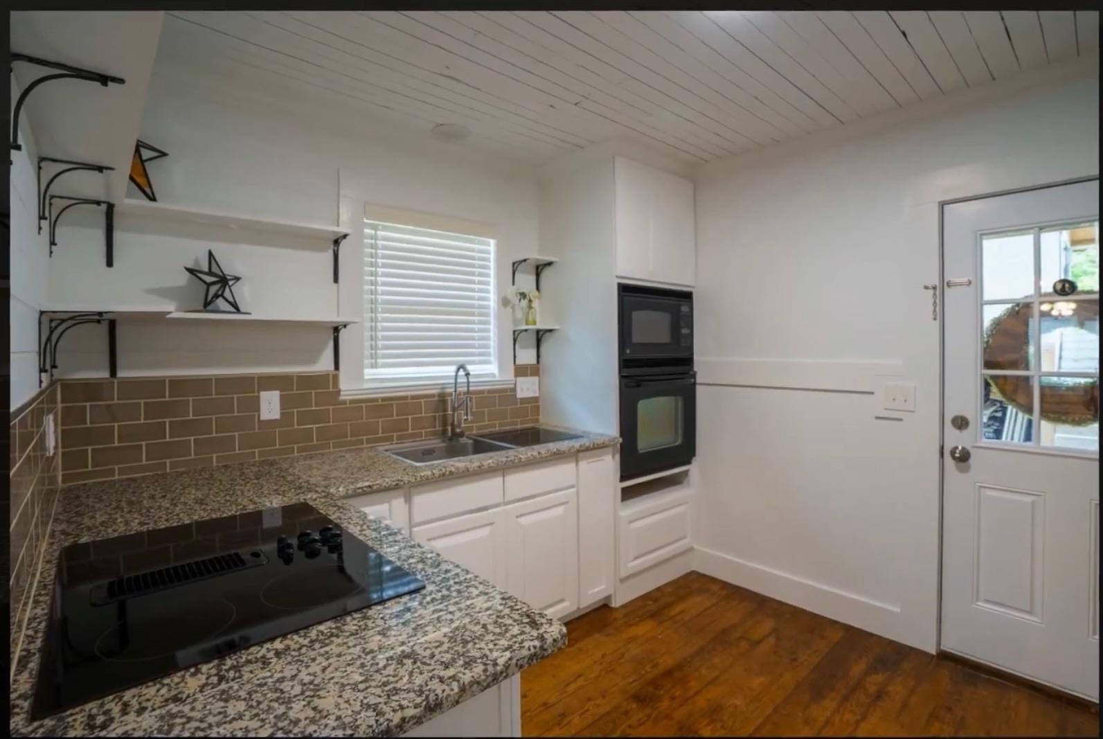 1223, 1223 1/2 & 1225 S Austin Ave S