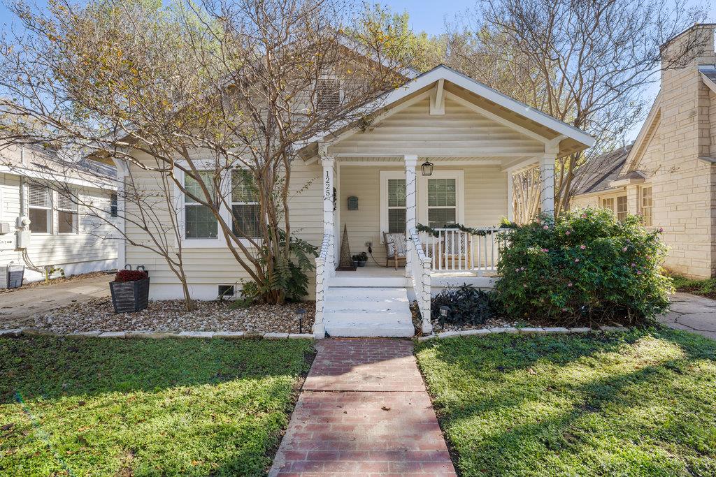 1223, 1223 1/2 & 1225 S Austin Ave S