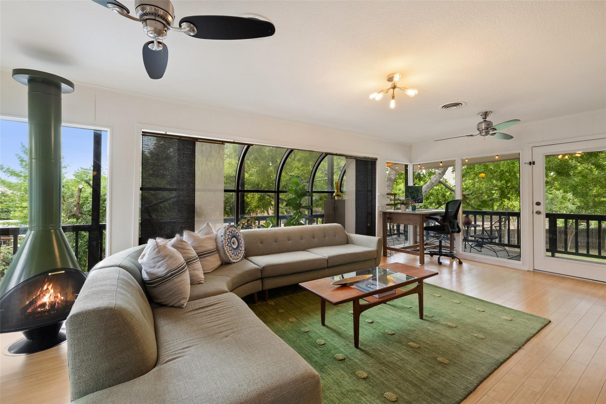 1712 McCoy PL