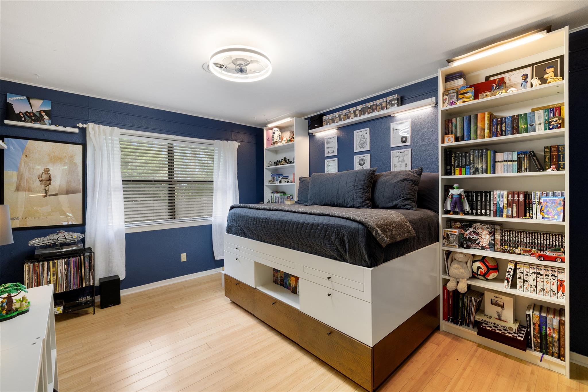 1712 McCoy PL