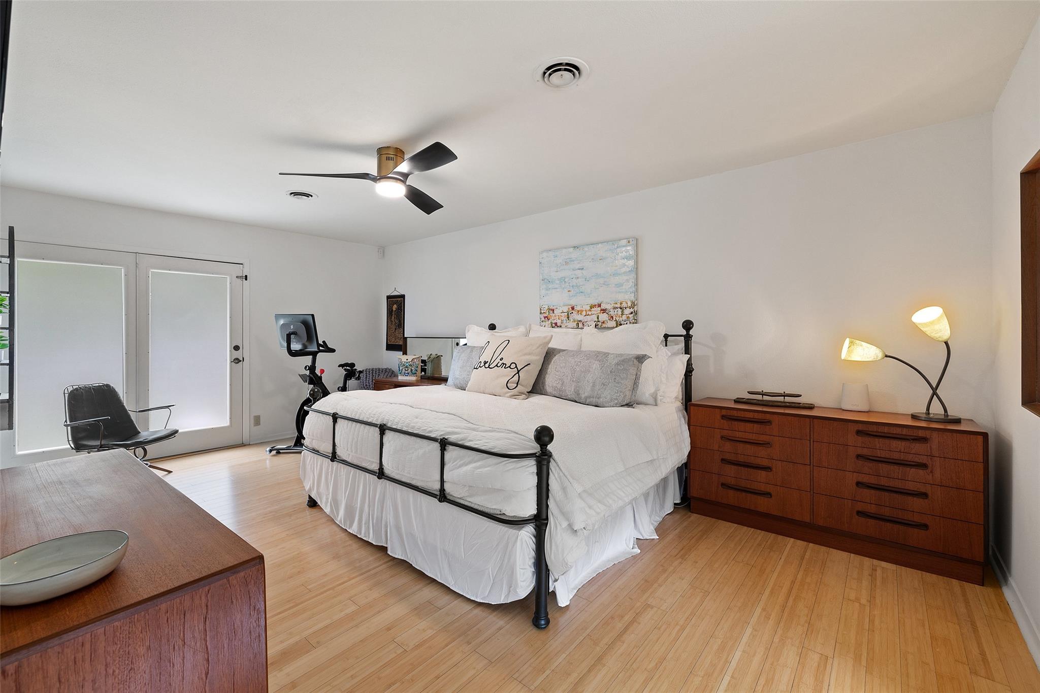 1712 McCoy PL