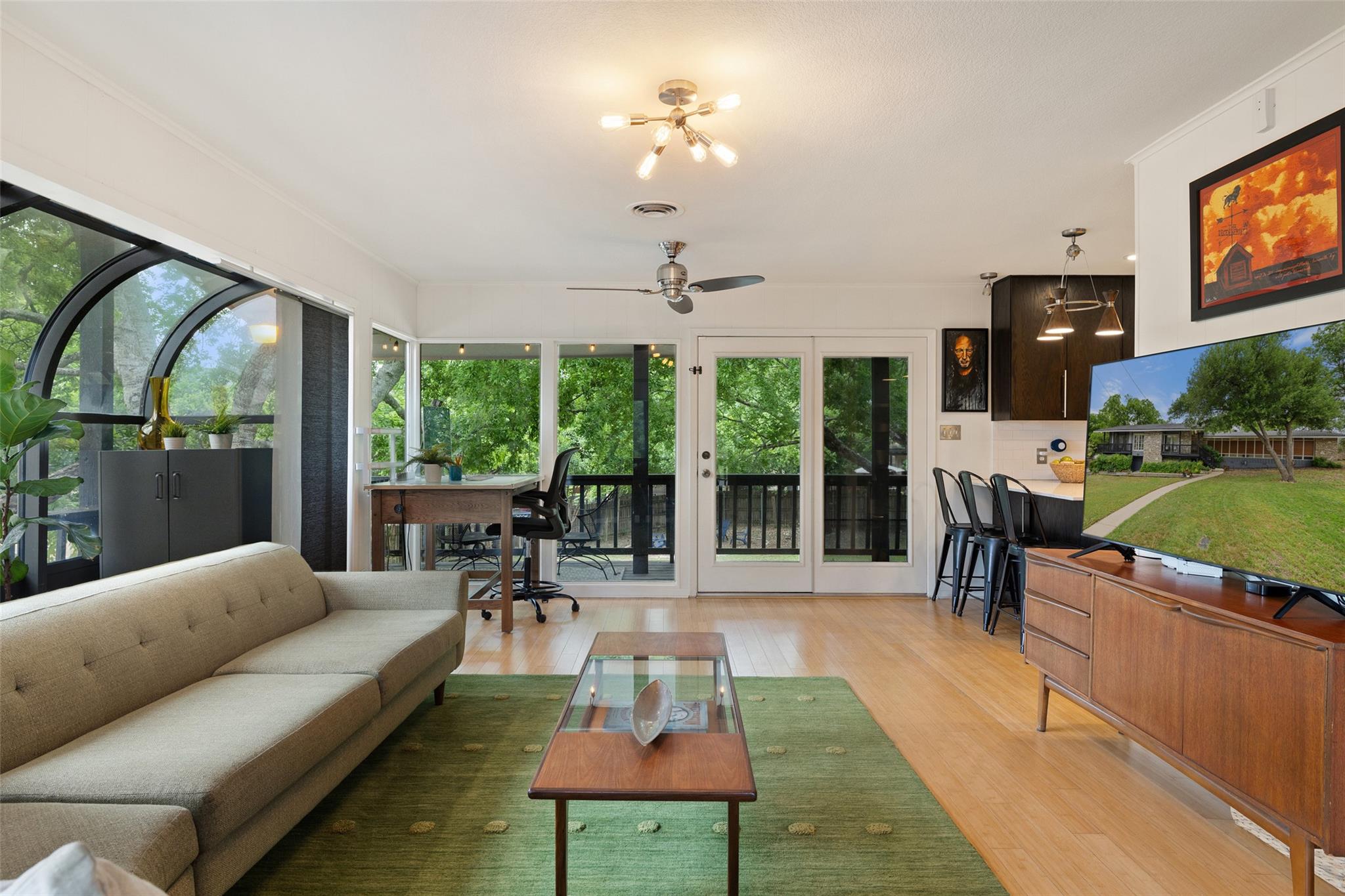 1712 McCoy PL