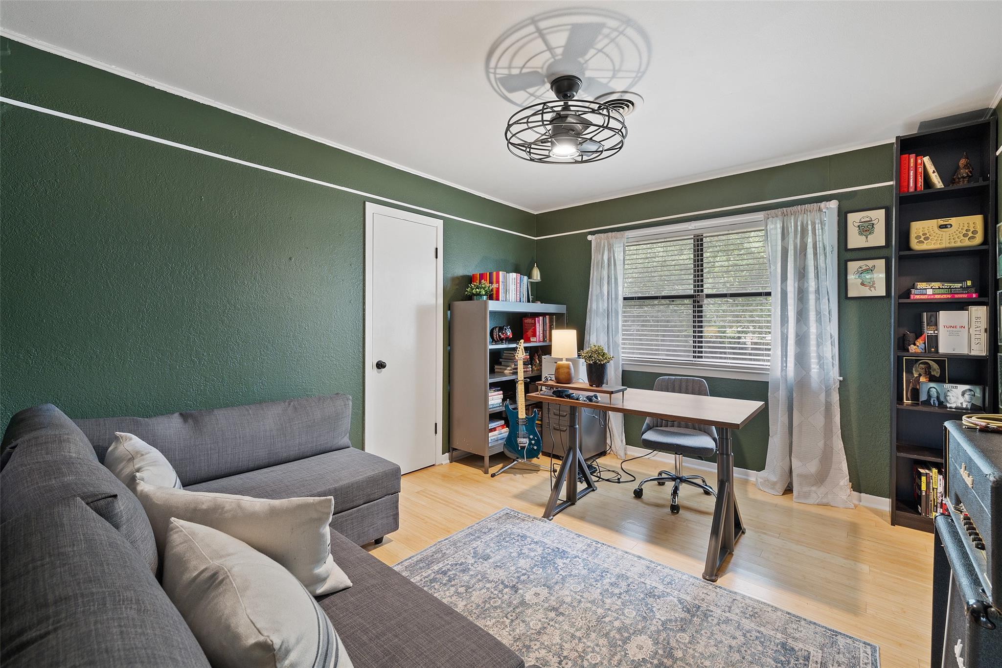 1712 McCoy PL