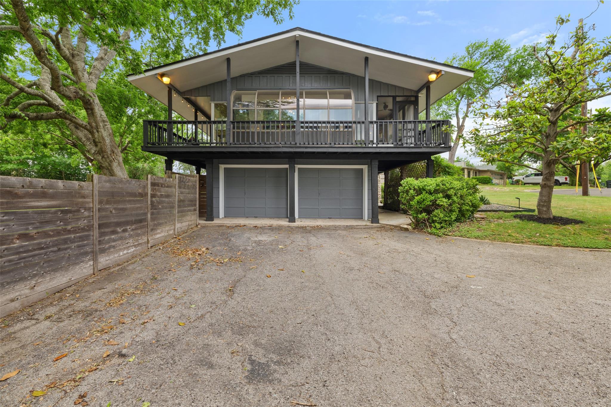 1712 McCoy PL