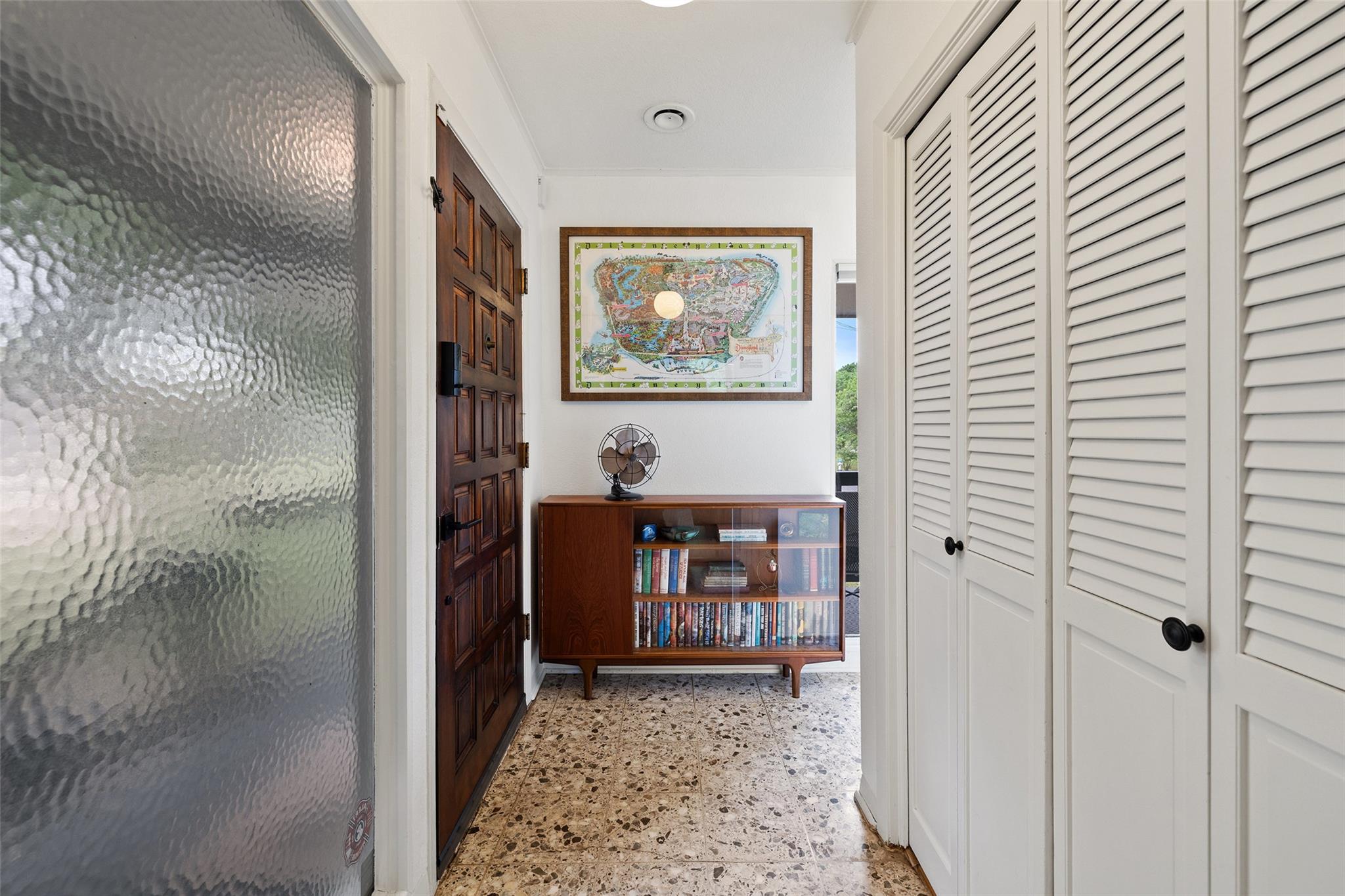 1712 McCoy PL