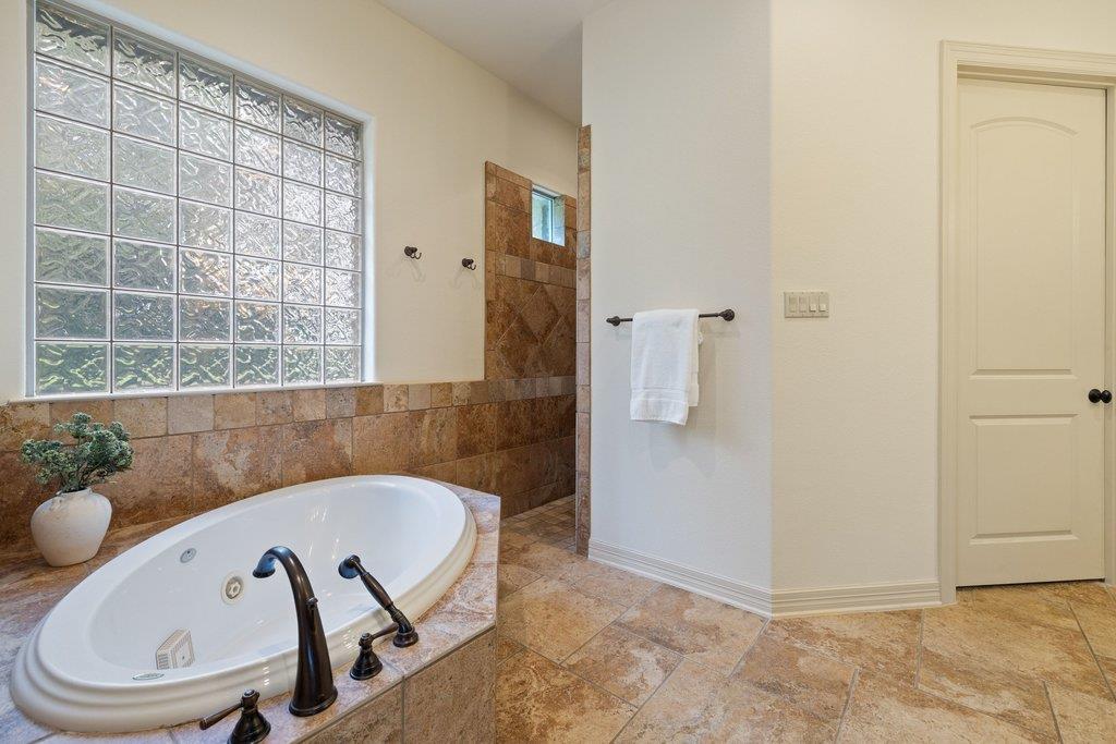 100 Portafino LN