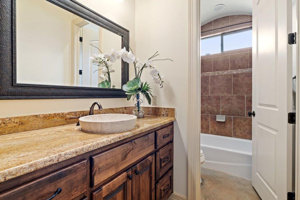 100 Portafino LN