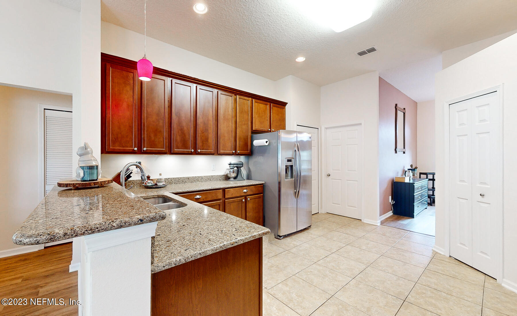 3323 RIDGEVIEW Drive