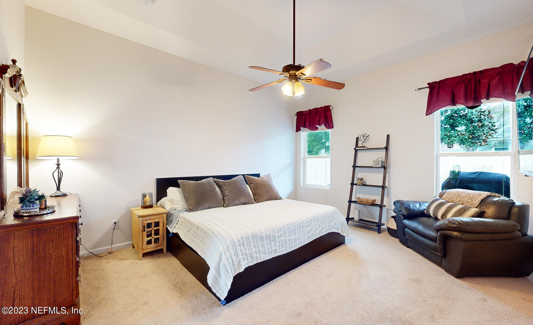 3323 RIDGEVIEW Drive
