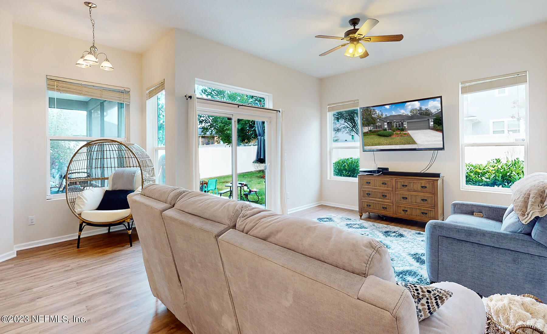 3323 RIDGEVIEW Drive