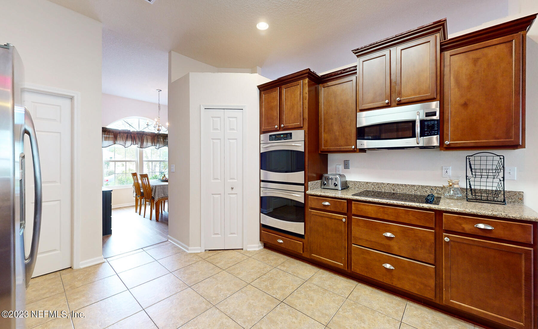 3323 RIDGEVIEW Drive