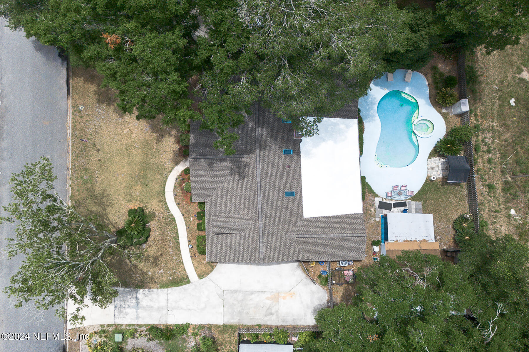 2206 GLENCOE Drive