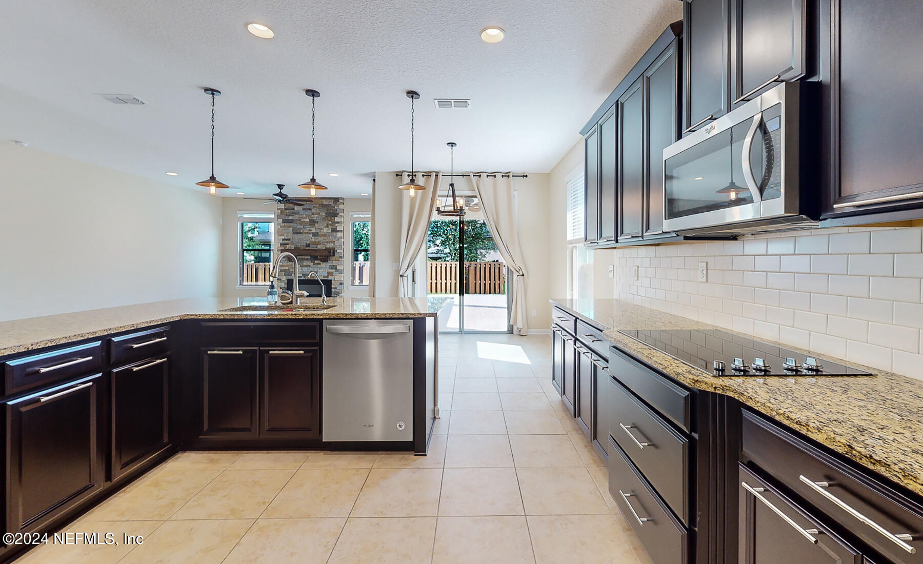 1435 NOCHAWAY Drive