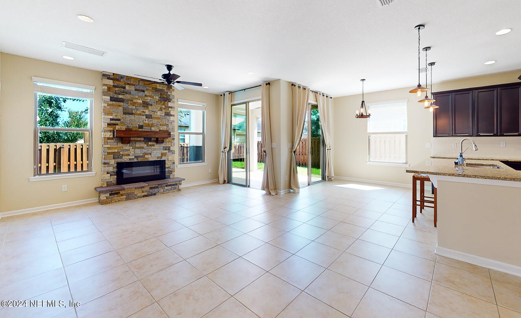 1435 NOCHAWAY Drive