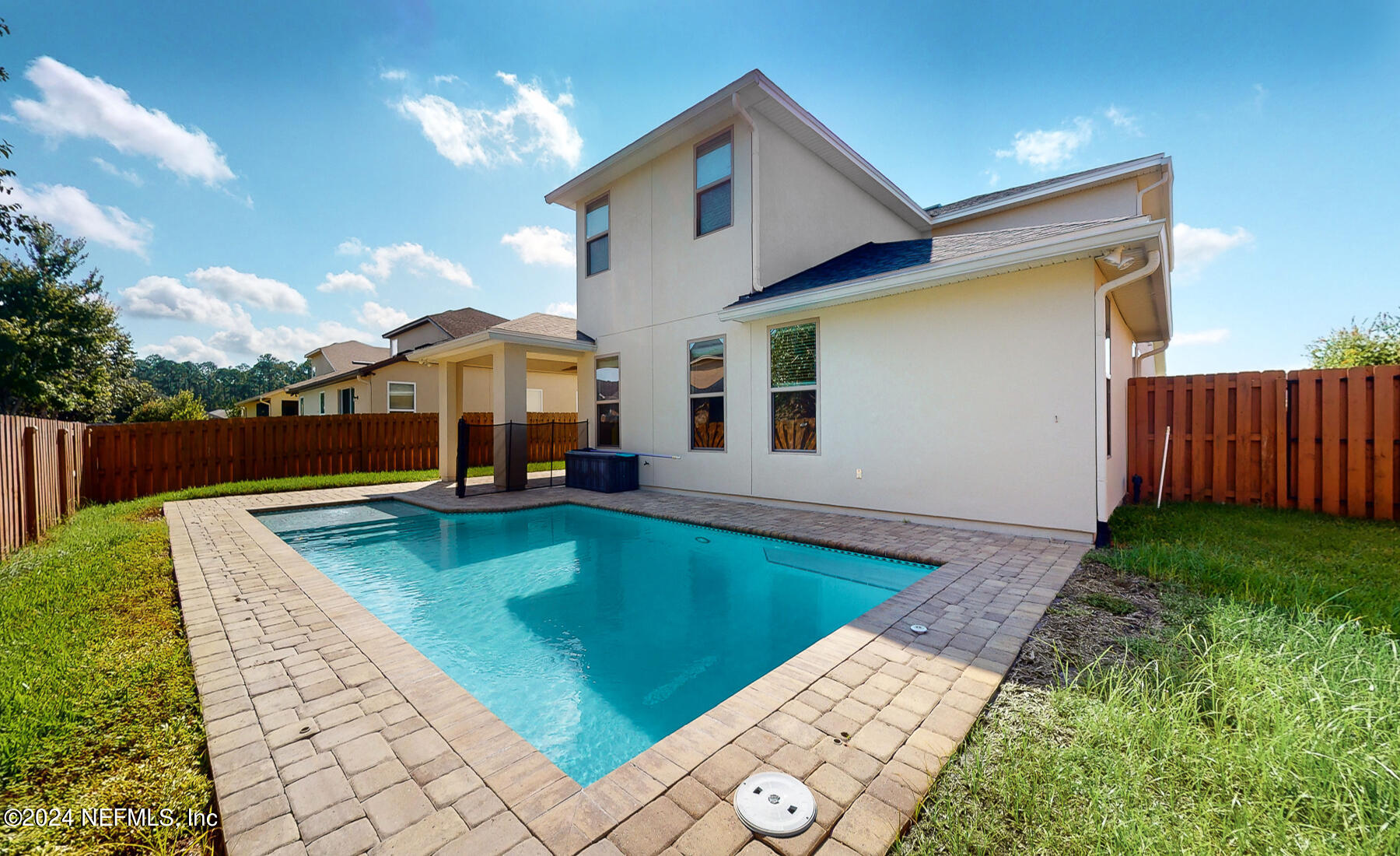 1435 NOCHAWAY Drive