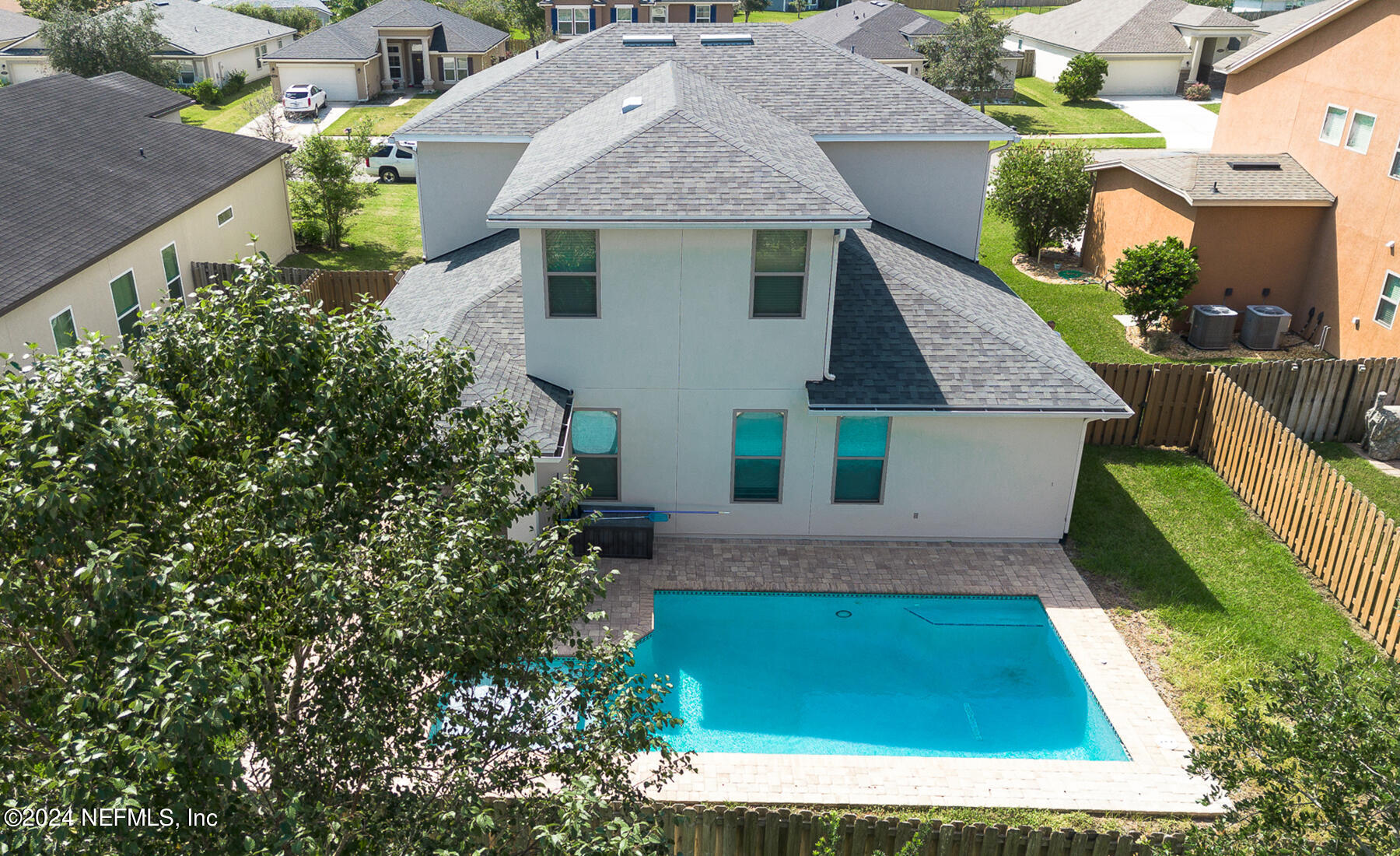 1435 NOCHAWAY Drive
