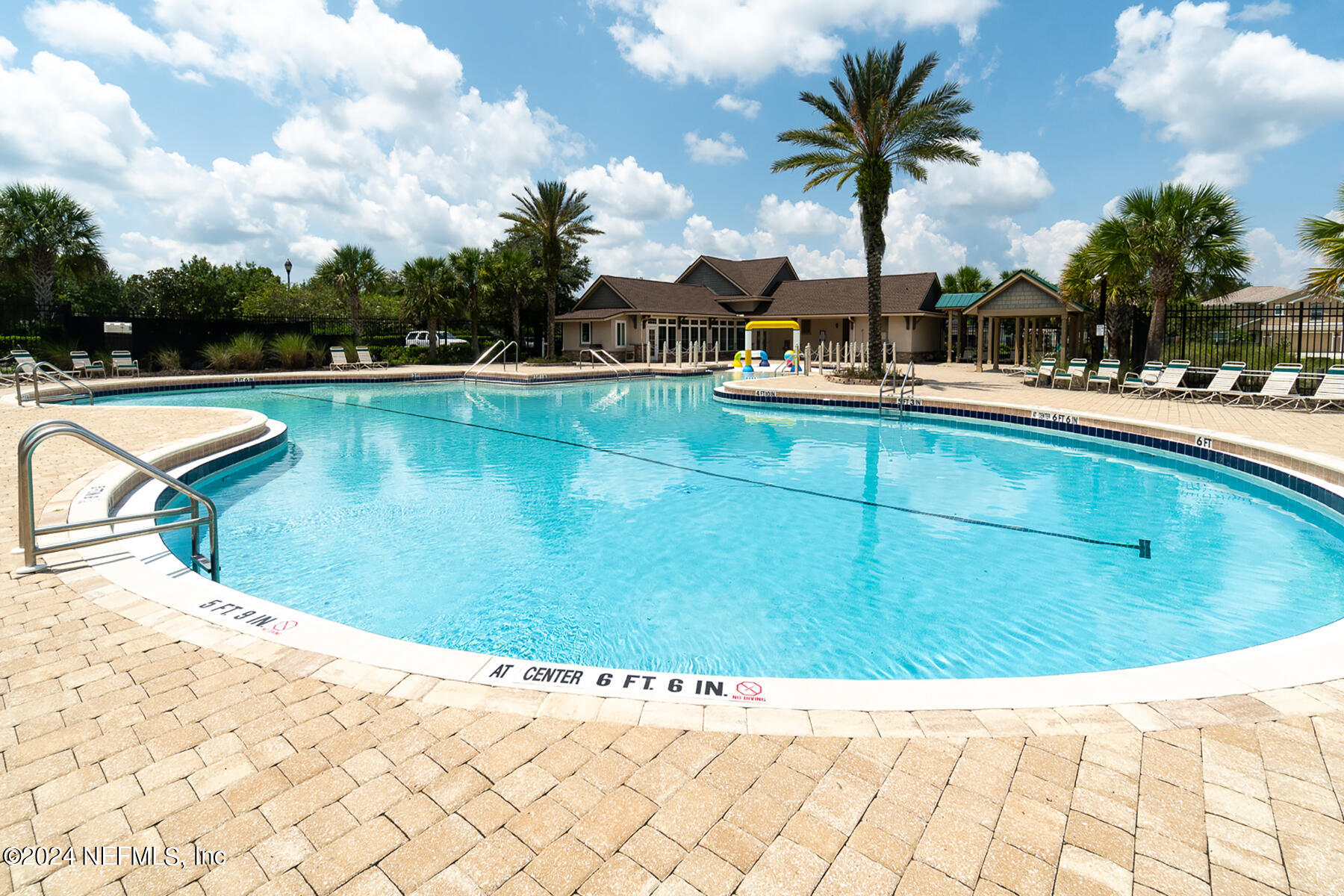 1435 NOCHAWAY Drive