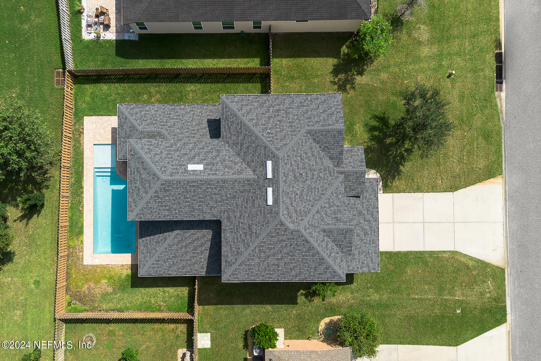 1435 NOCHAWAY Drive
