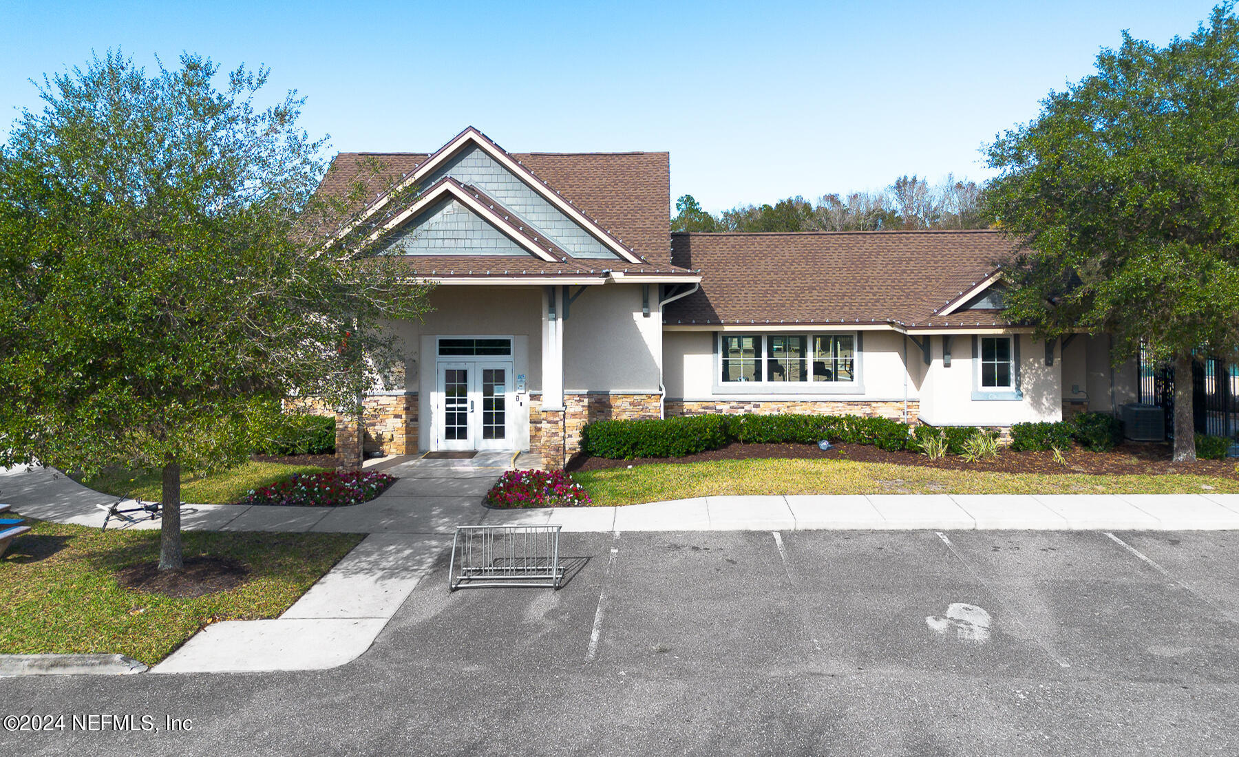 1435 NOCHAWAY Drive