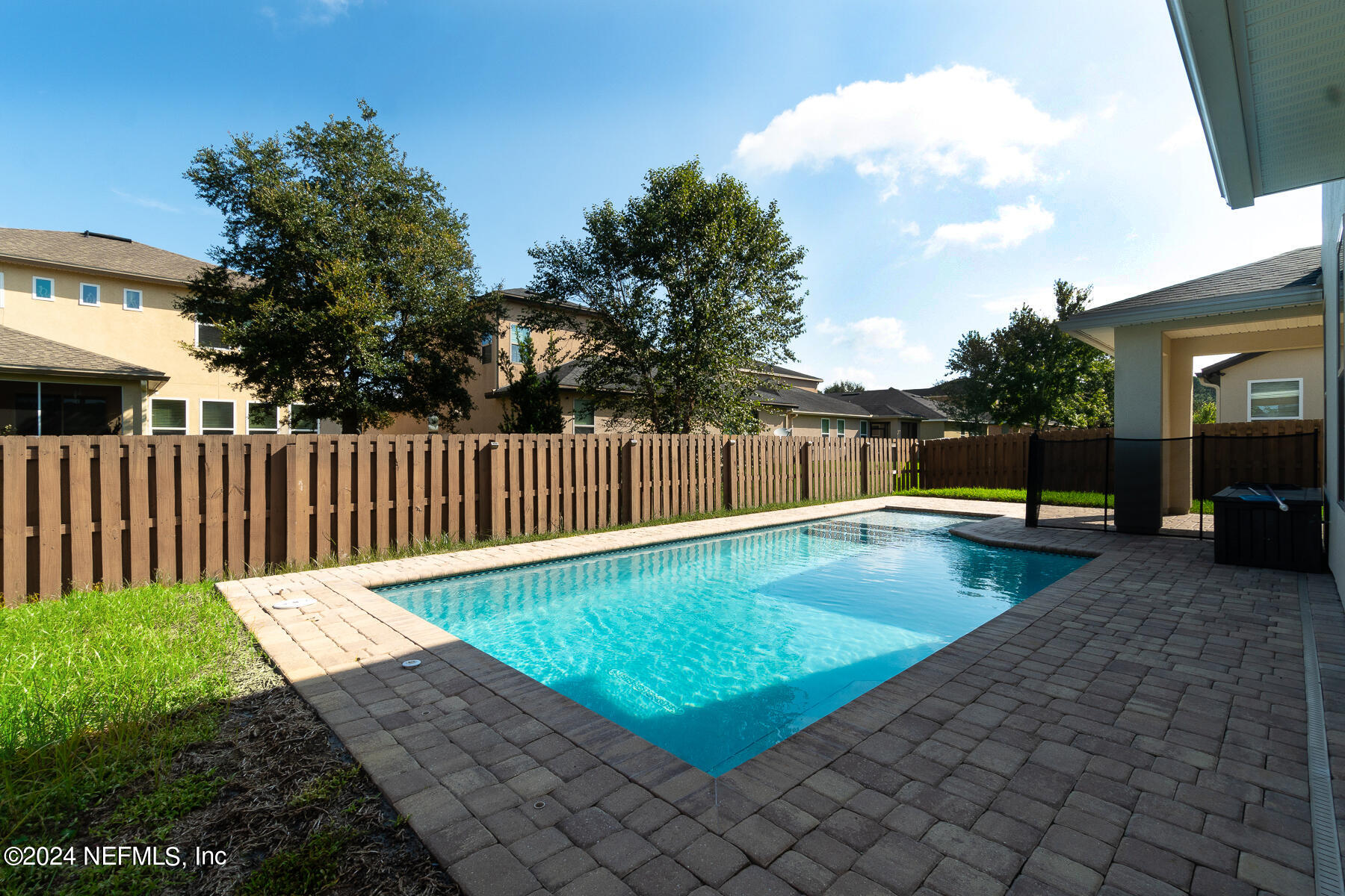 1435 NOCHAWAY Drive