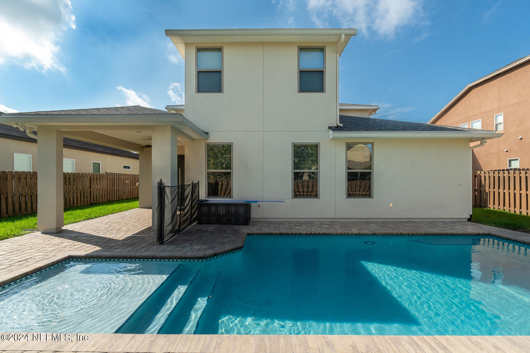 1435 NOCHAWAY Drive