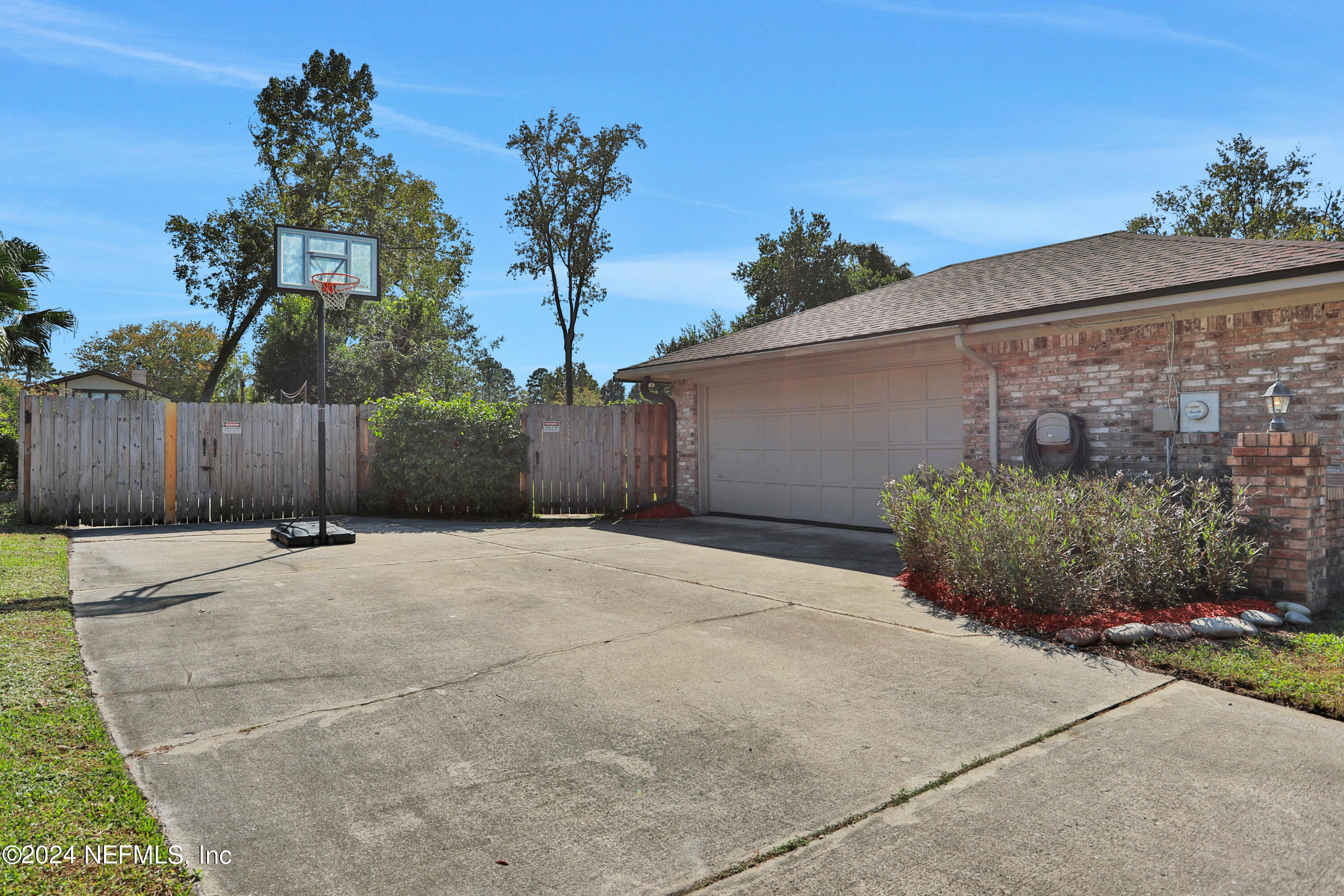 397 PERTHSHIRE Drive