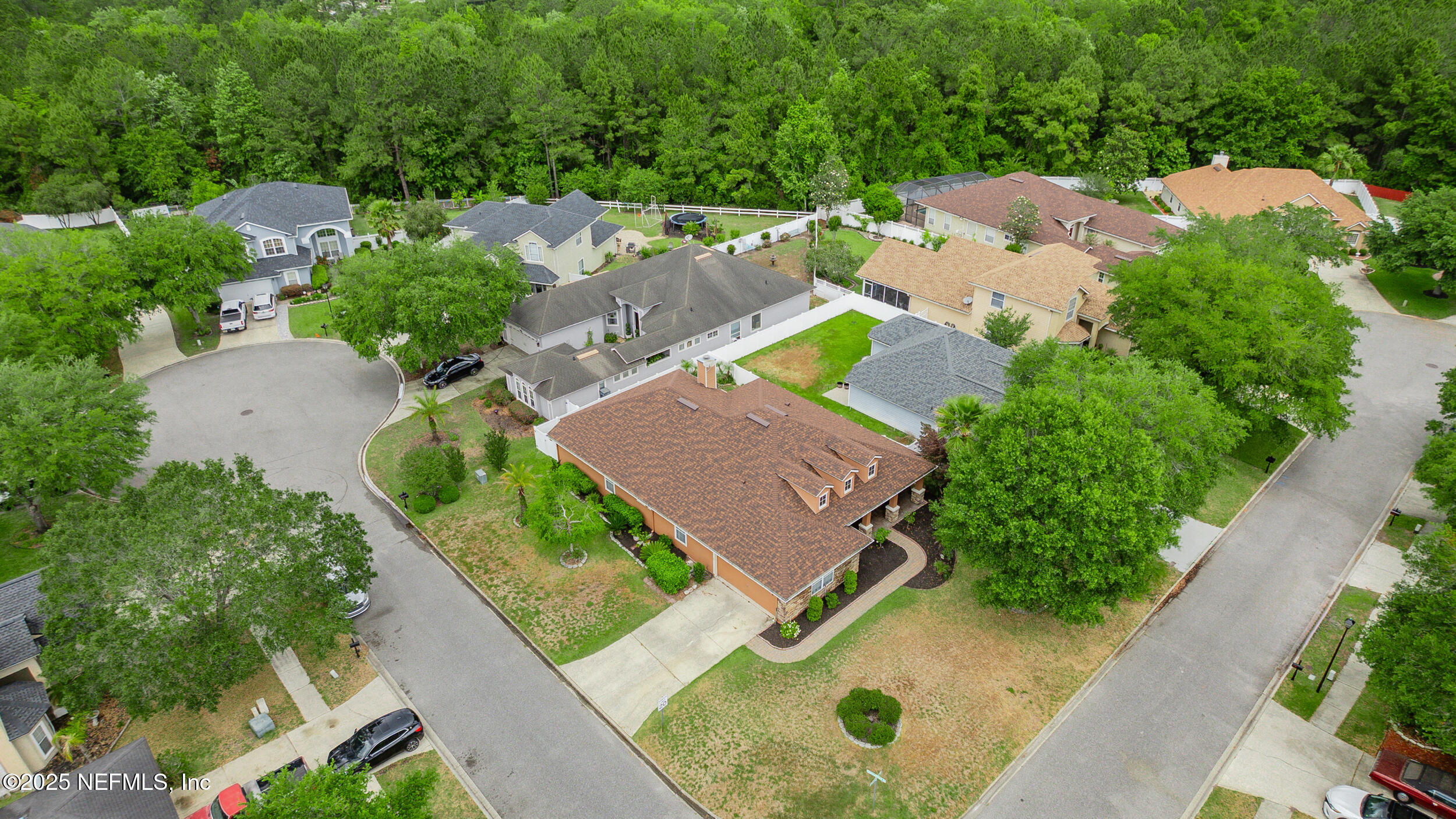 865 THOROUGHBRED Drive