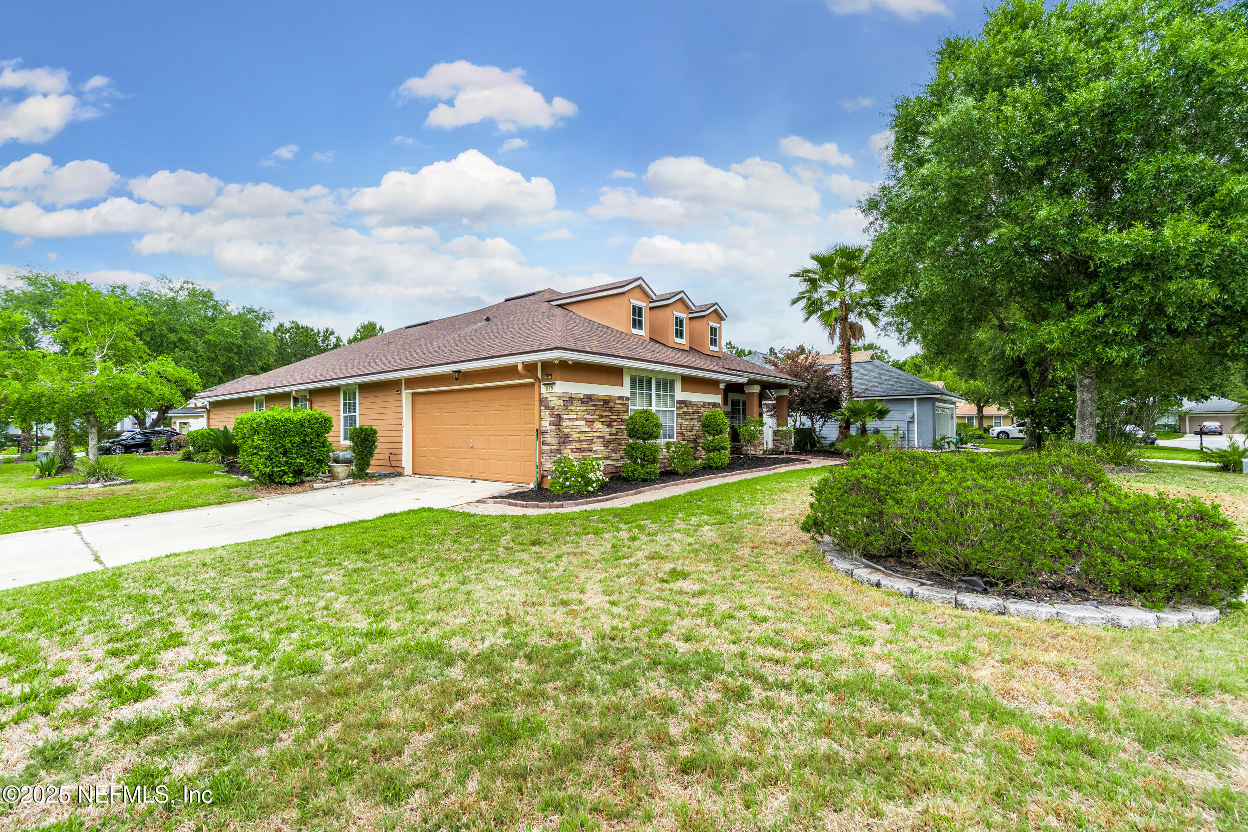 865 THOROUGHBRED Drive
