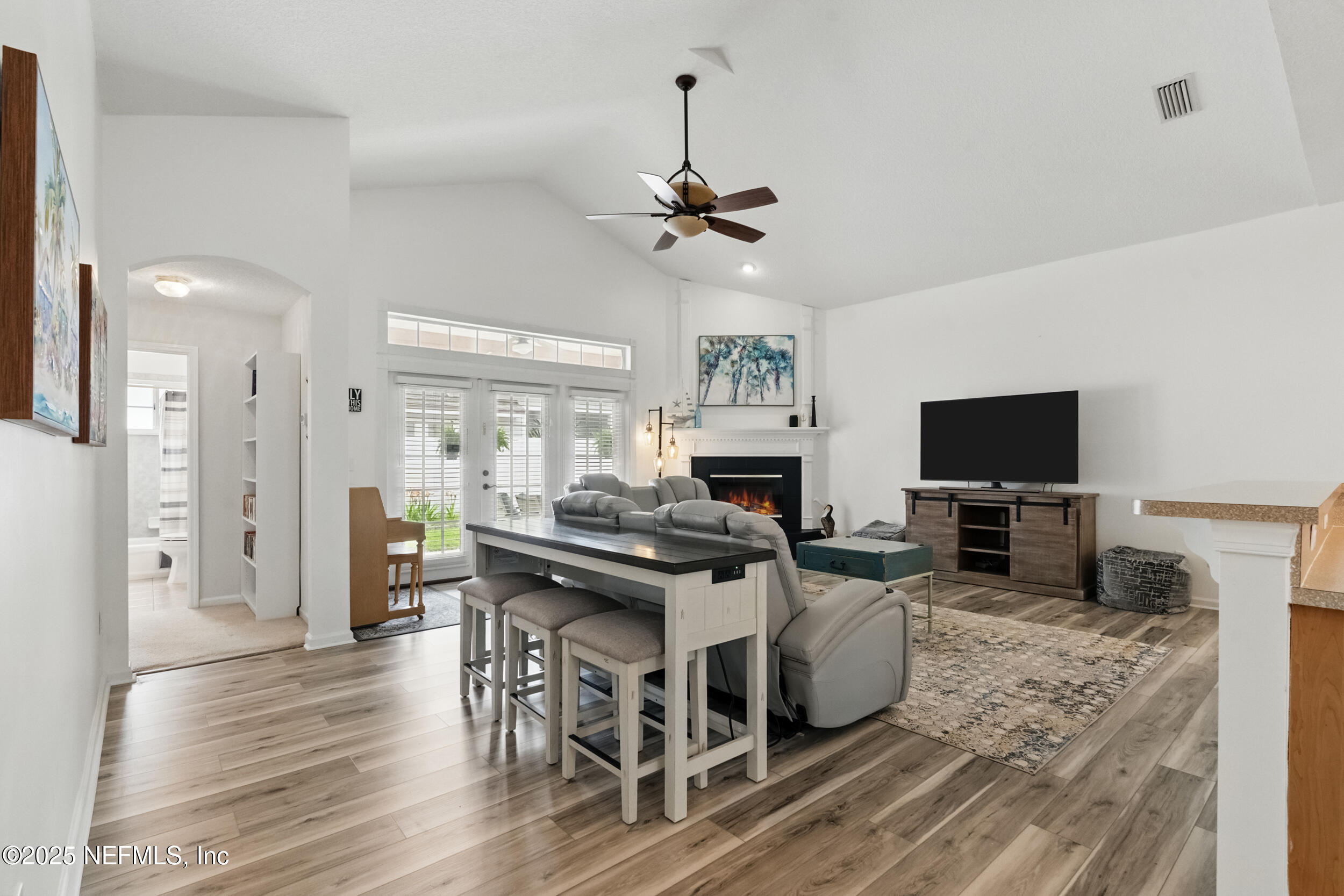 865 THOROUGHBRED Drive