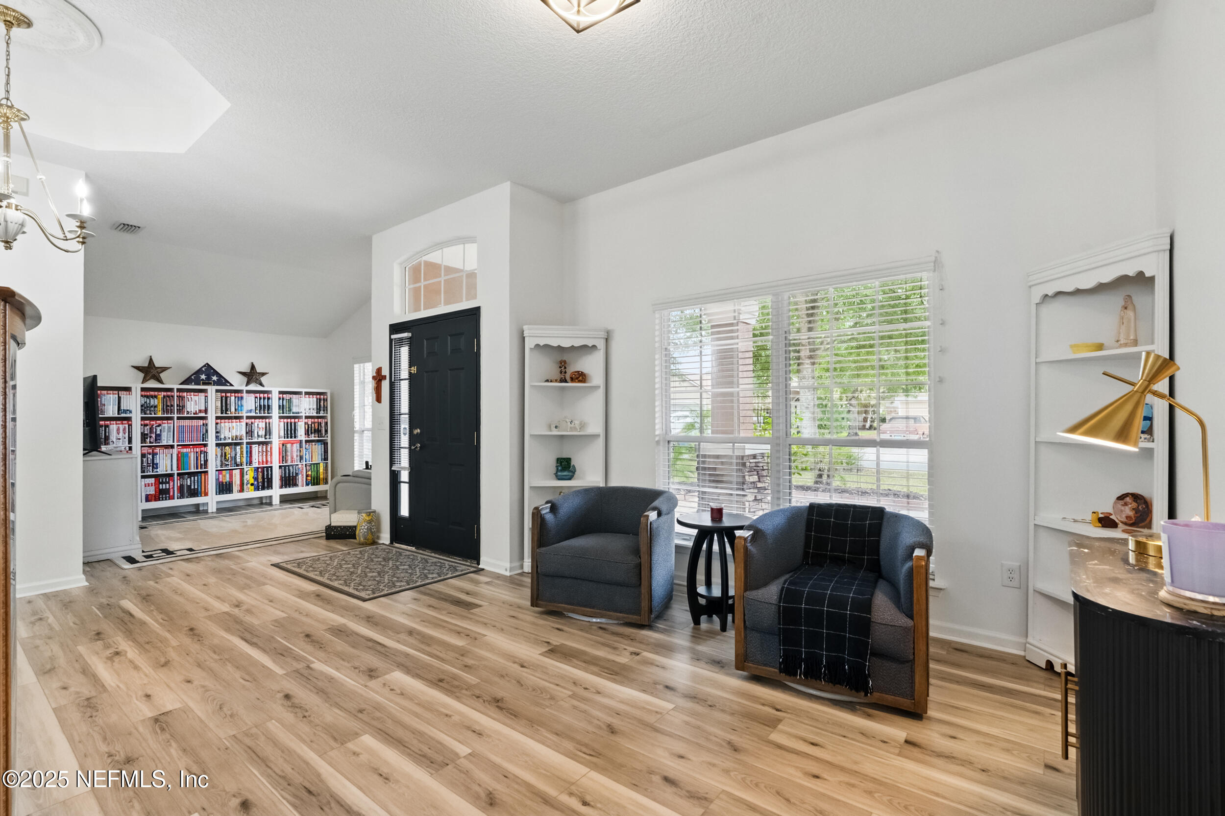 865 THOROUGHBRED Drive