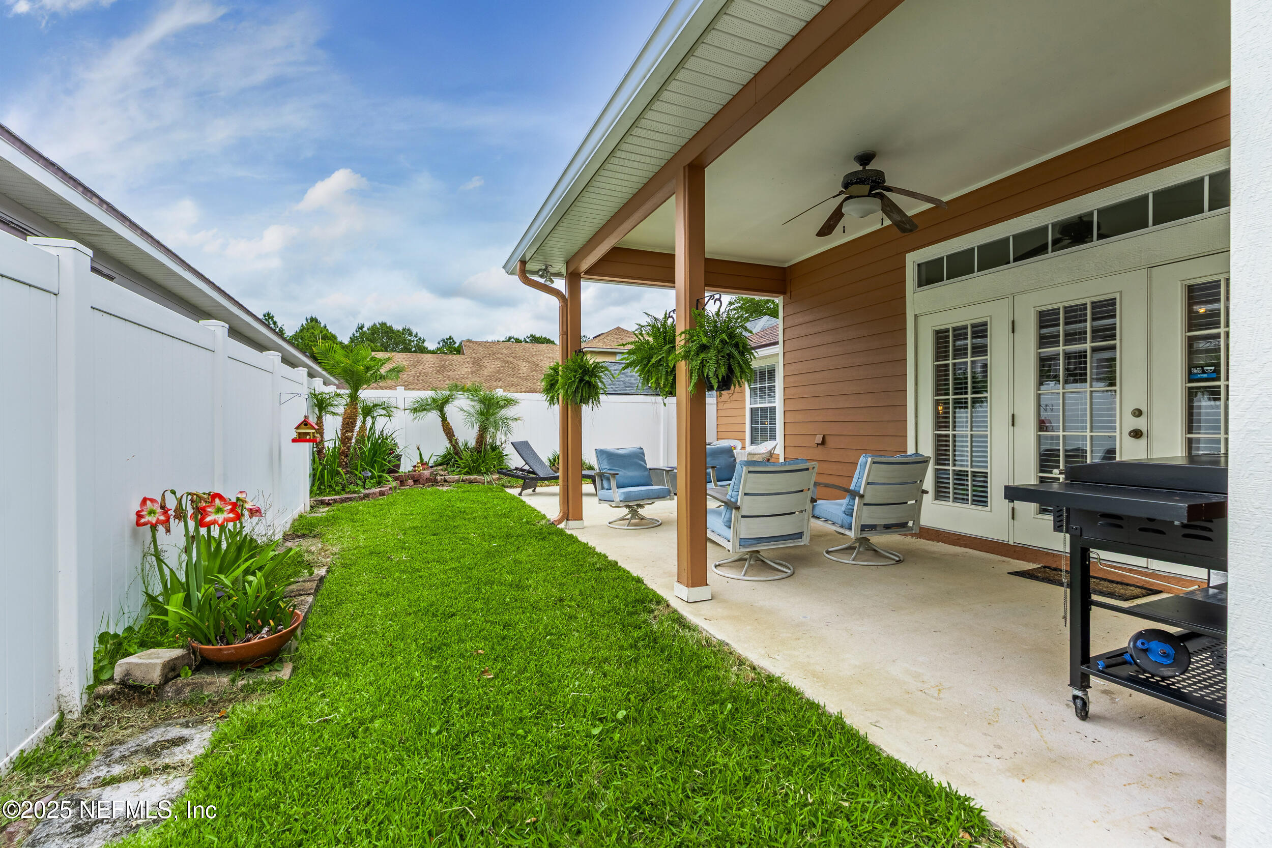 865 THOROUGHBRED Drive