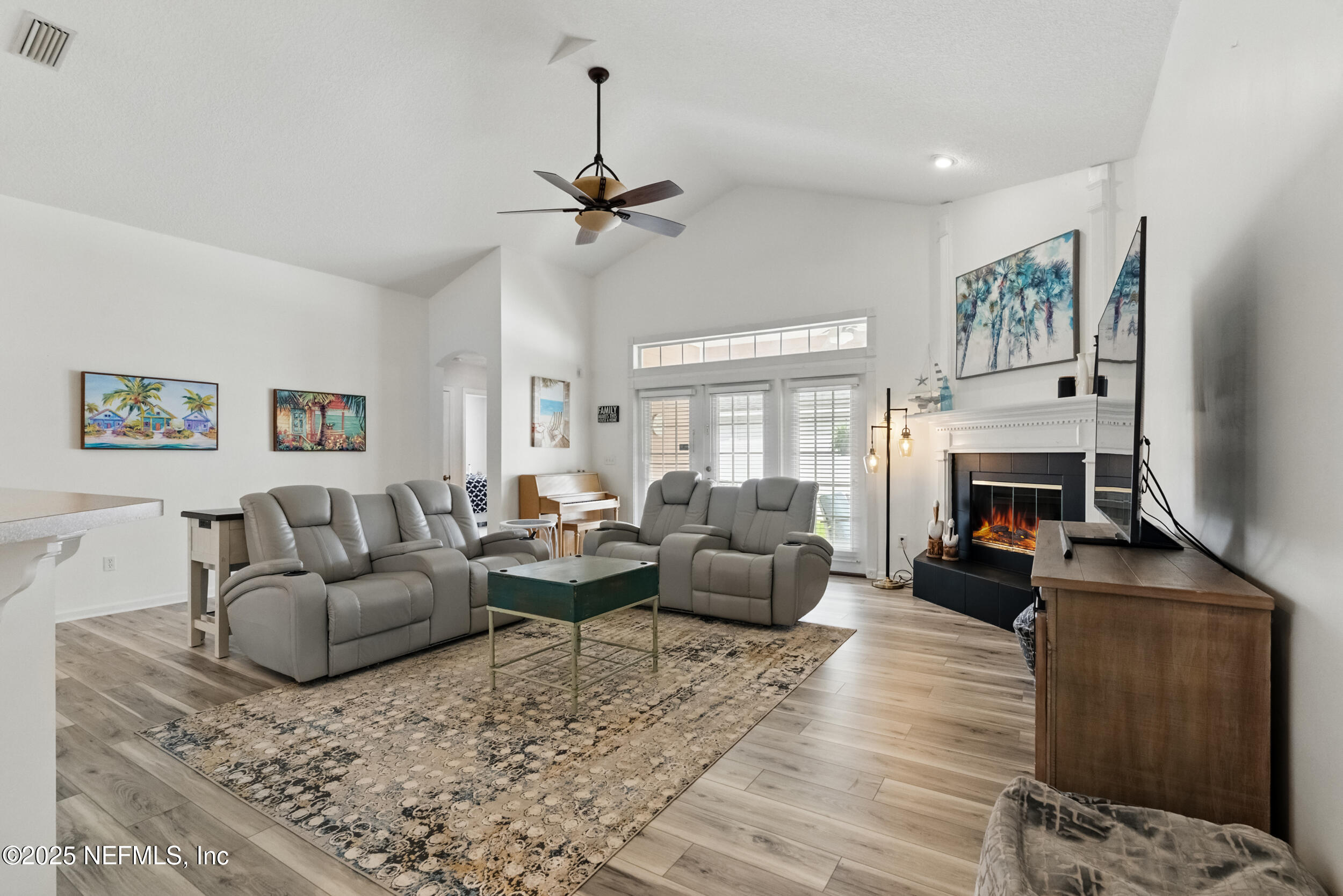 865 THOROUGHBRED Drive
