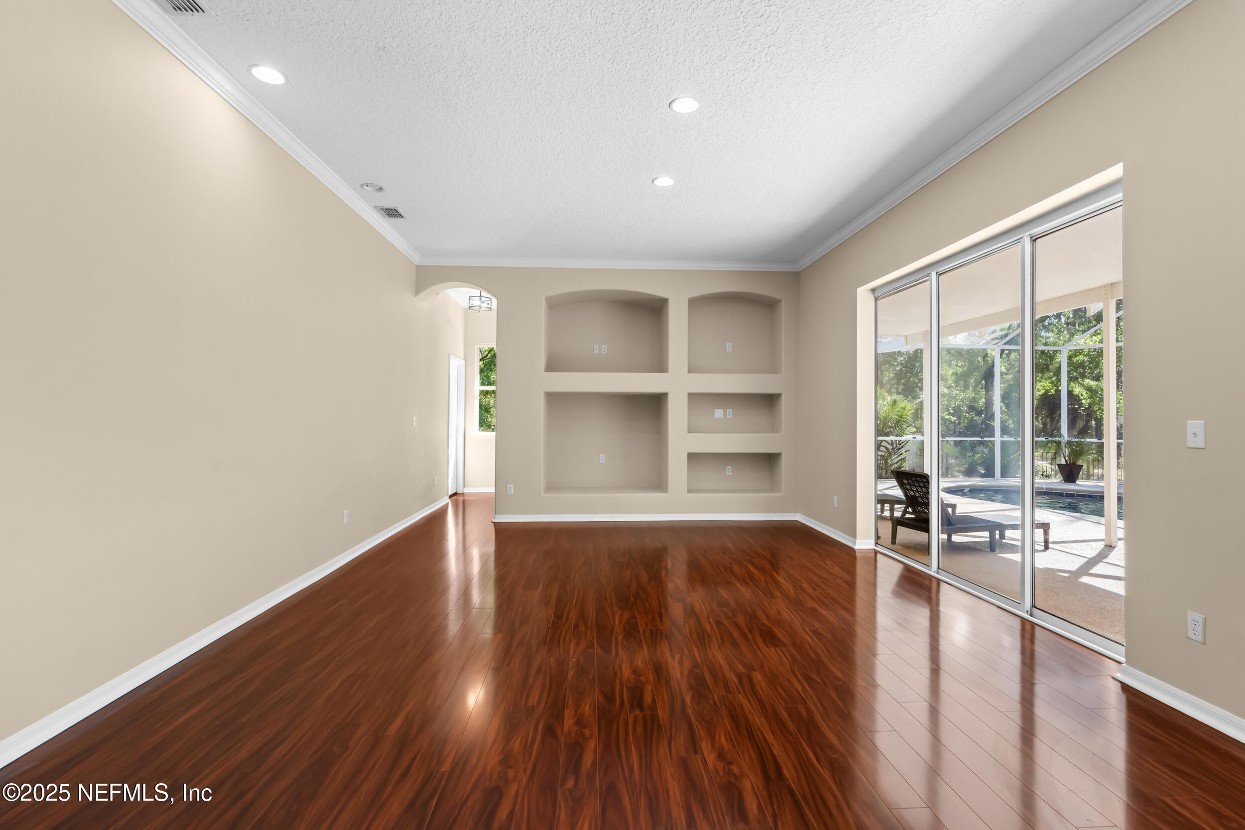 661 WAKEVIEW Drive