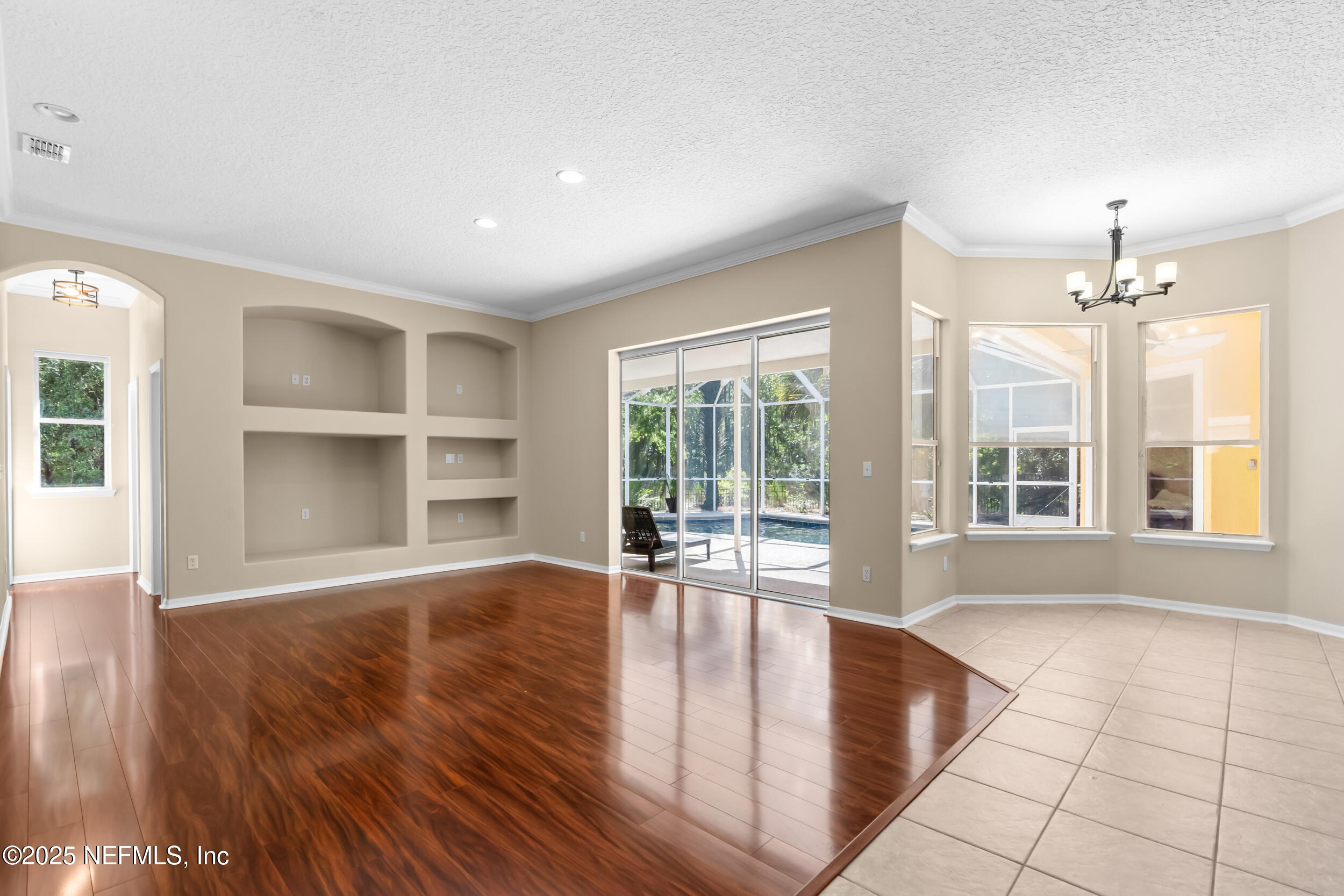 661 WAKEVIEW Drive