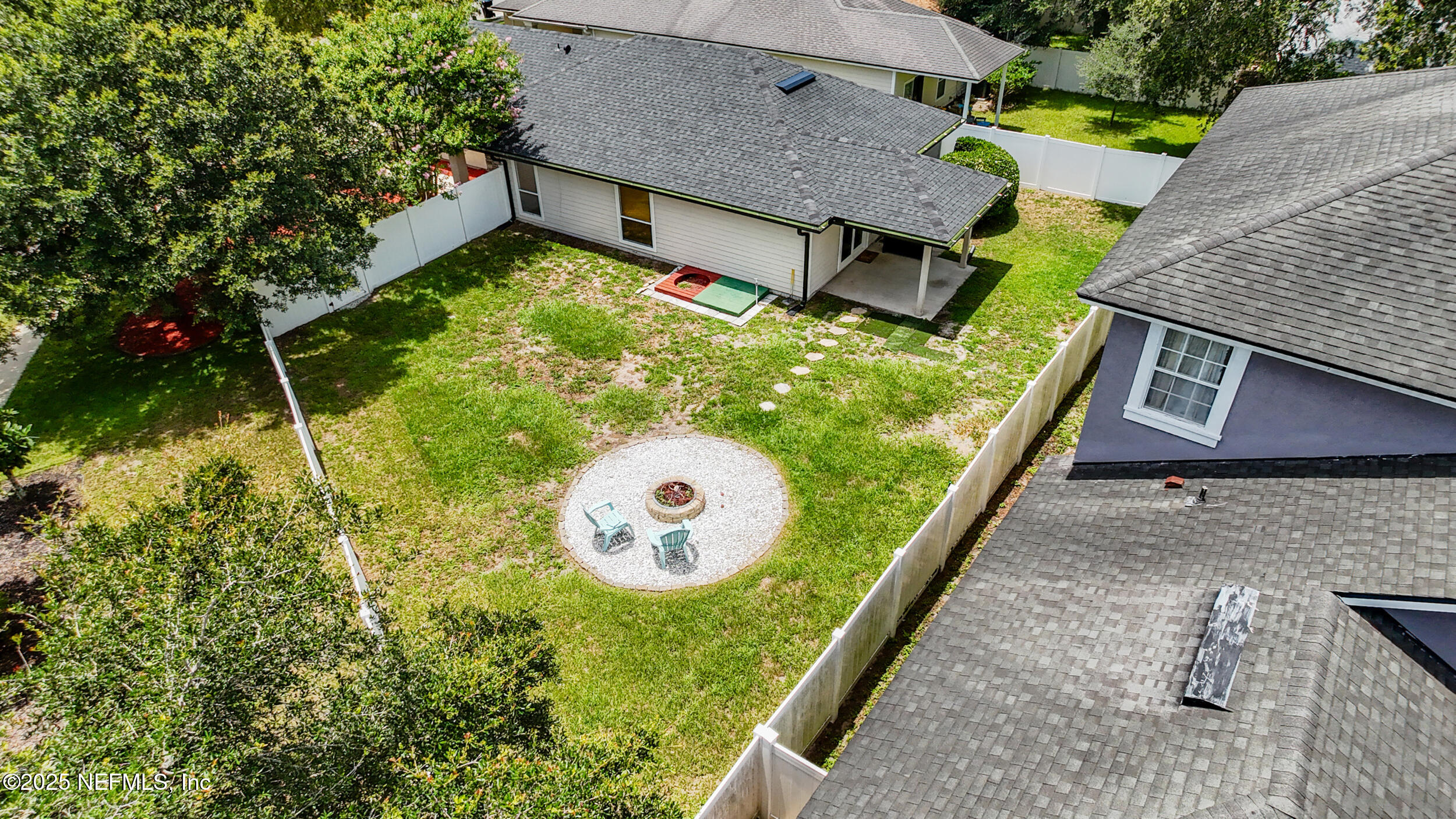 3925 PEBBLE BROOKE Circle