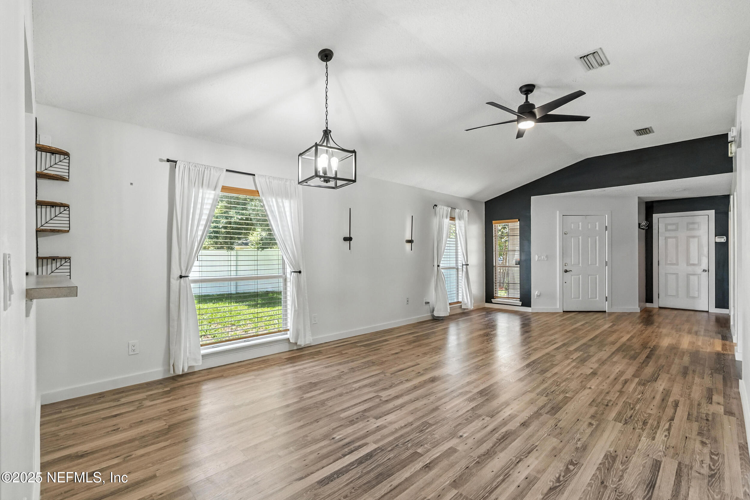 3925 PEBBLE BROOKE Circle