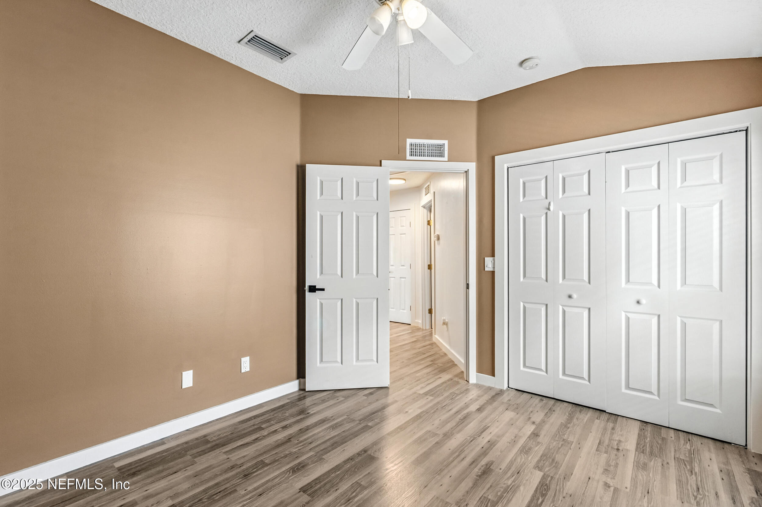 3925 PEBBLE BROOKE Circle
