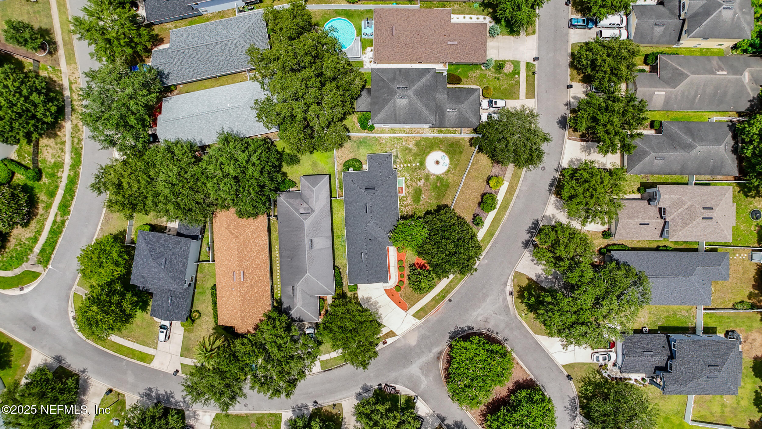 3925 PEBBLE BROOKE Circle