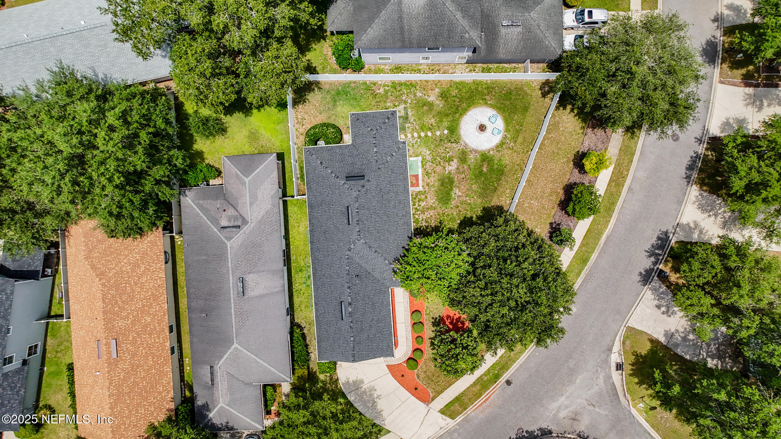 3925 PEBBLE BROOKE Circle