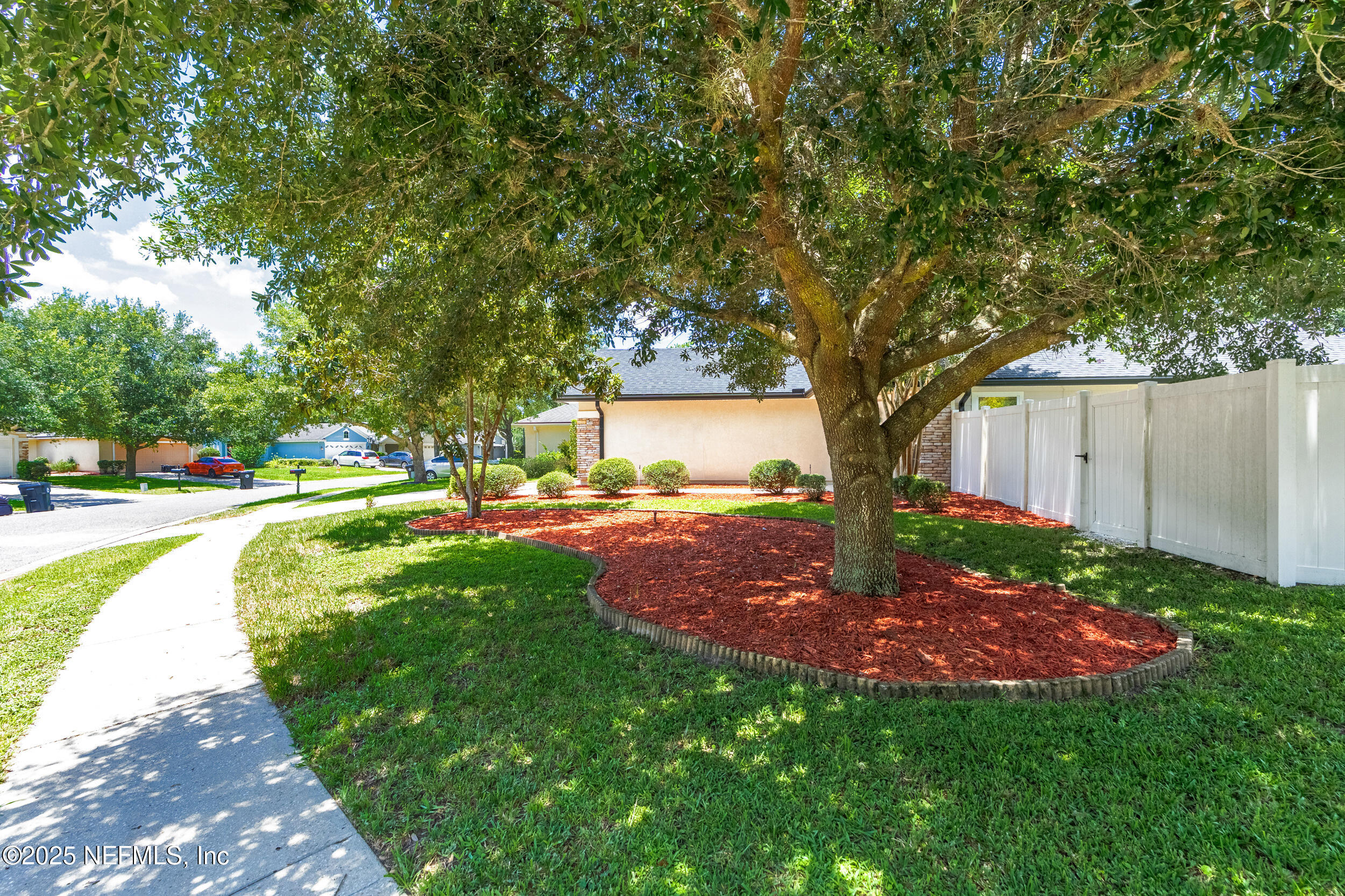 3925 PEBBLE BROOKE Circle