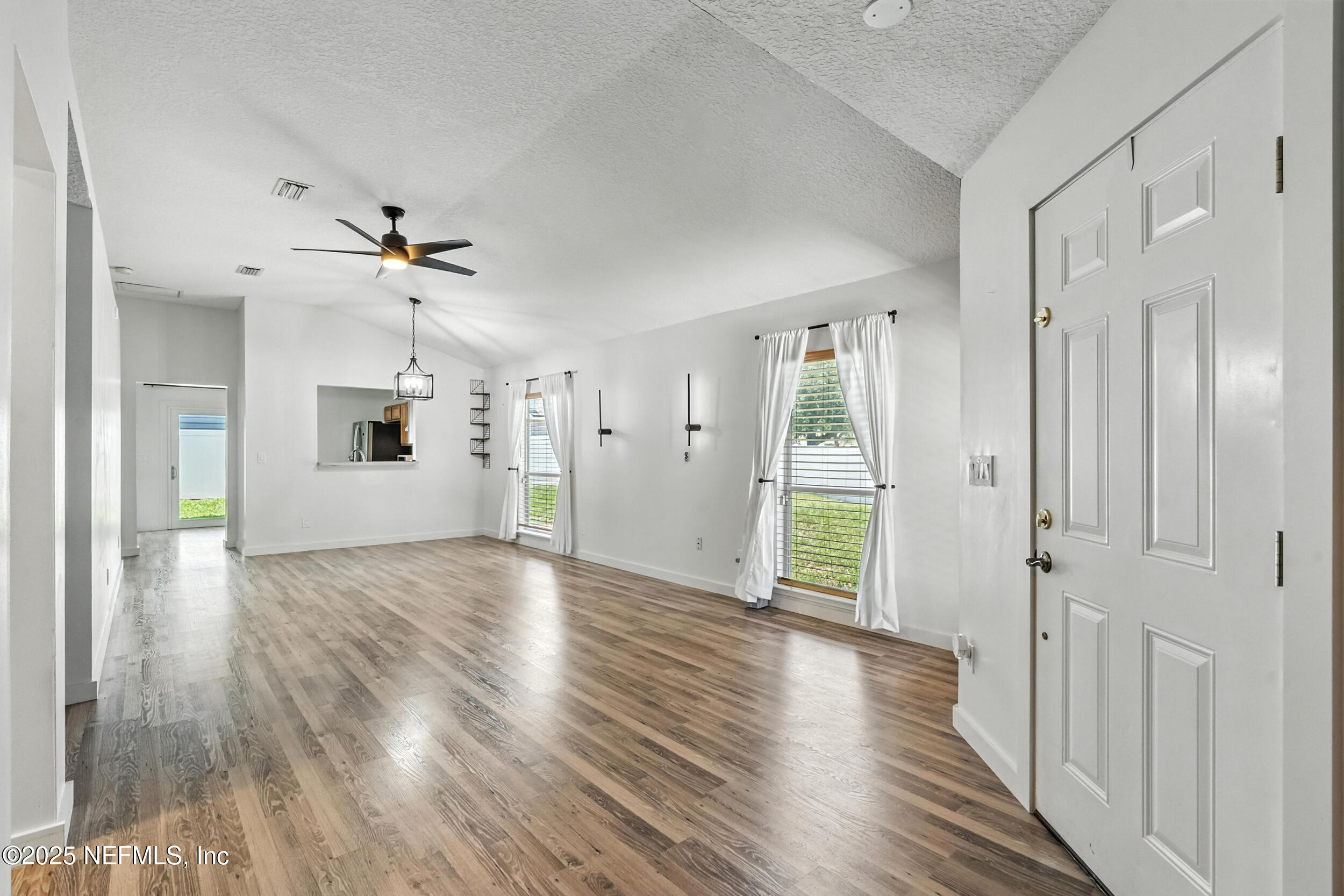 3925 PEBBLE BROOKE Circle
