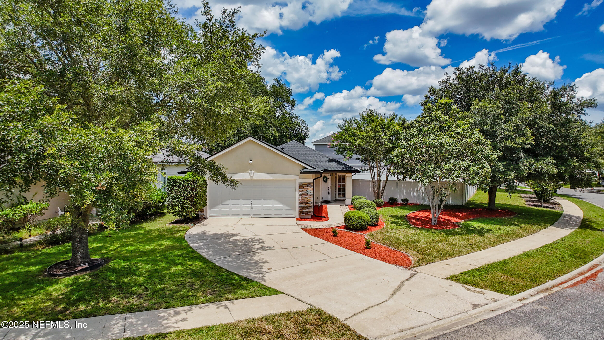 3925 PEBBLE BROOKE Circle
