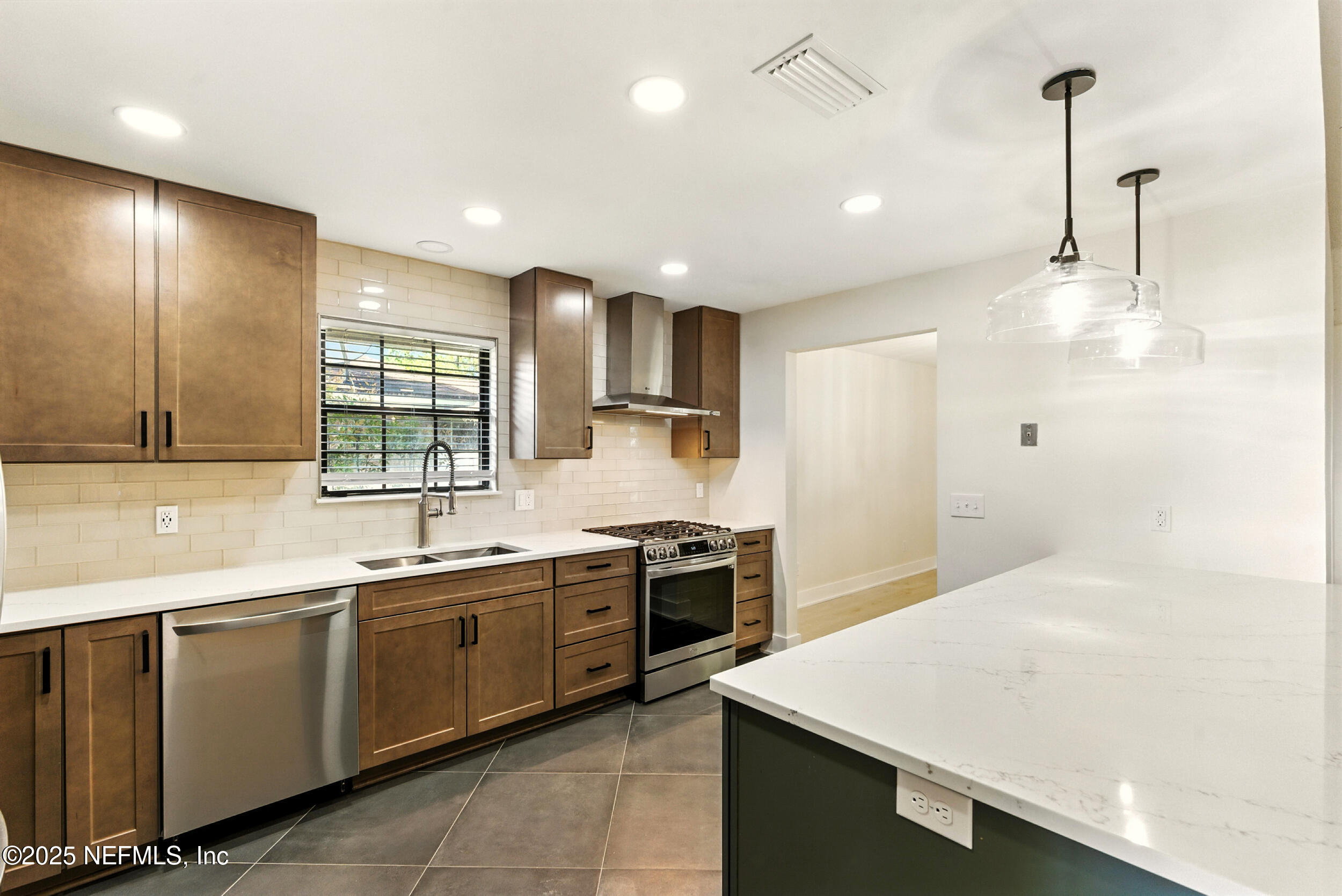 1013 CELEBRANT Drive