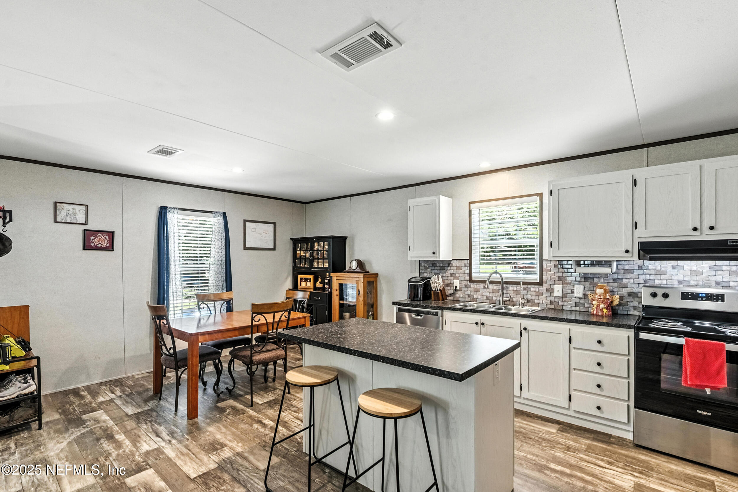 211 KNIGHT BOXX Road